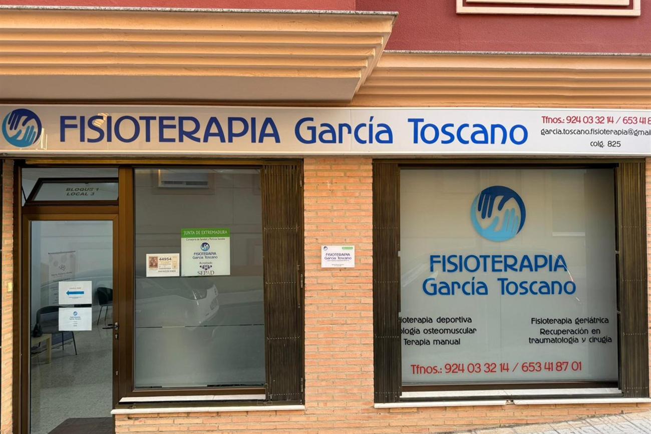Fachada de Fisioterapia García Toscano en la calle Méjico de Almendralejo